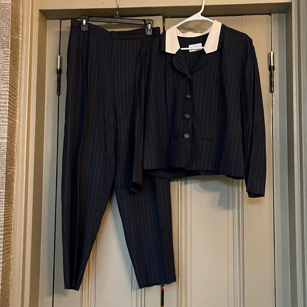 Petite perceptions size 16 blazer pants set white collar black gray pin stripe